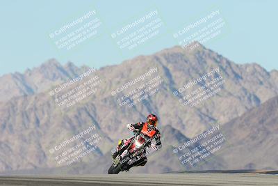 media/Dec-01-2025-Moto Forza (Mon) [[2daa91e15f]]/3-Beginner Group/Session 4 Turn 9/